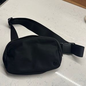 Lululemon Athletica Everywhere Black Belt Bag